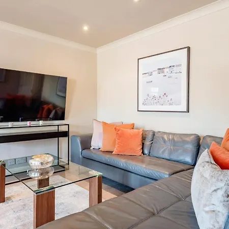 Stunning 3-Bedroom In The Heart Of London With Parking-Hosted By Sweetstay Exterior photo
