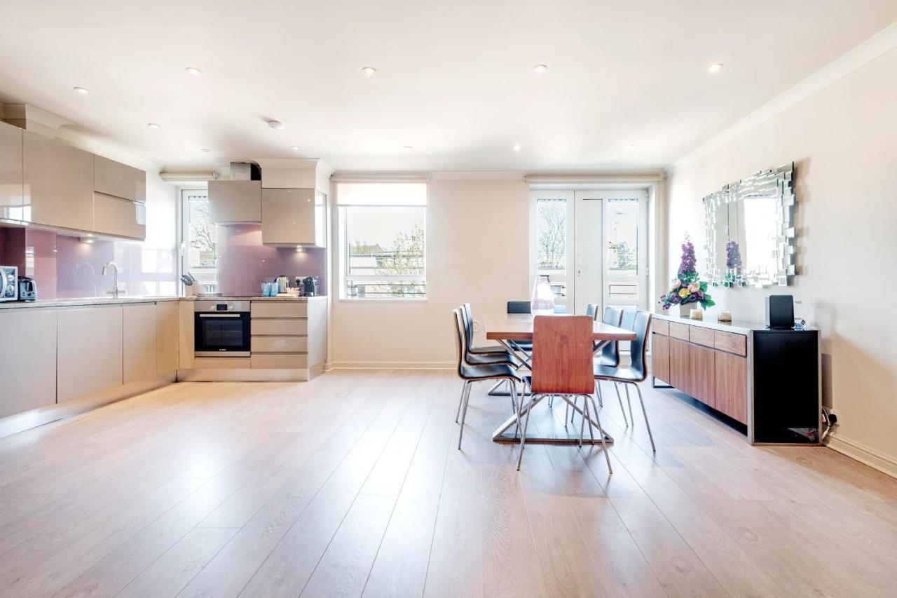 Apartment Stunning 3-bedroom In The Heart Of With Parking-hosted By Sweetstay London